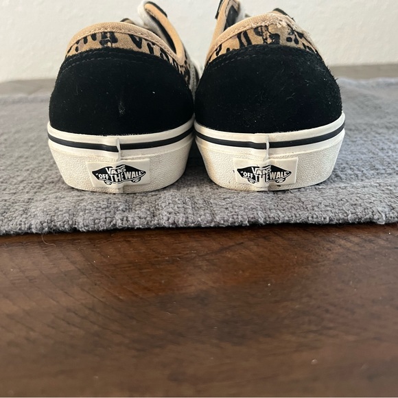 Vans - Picture 4 of 5